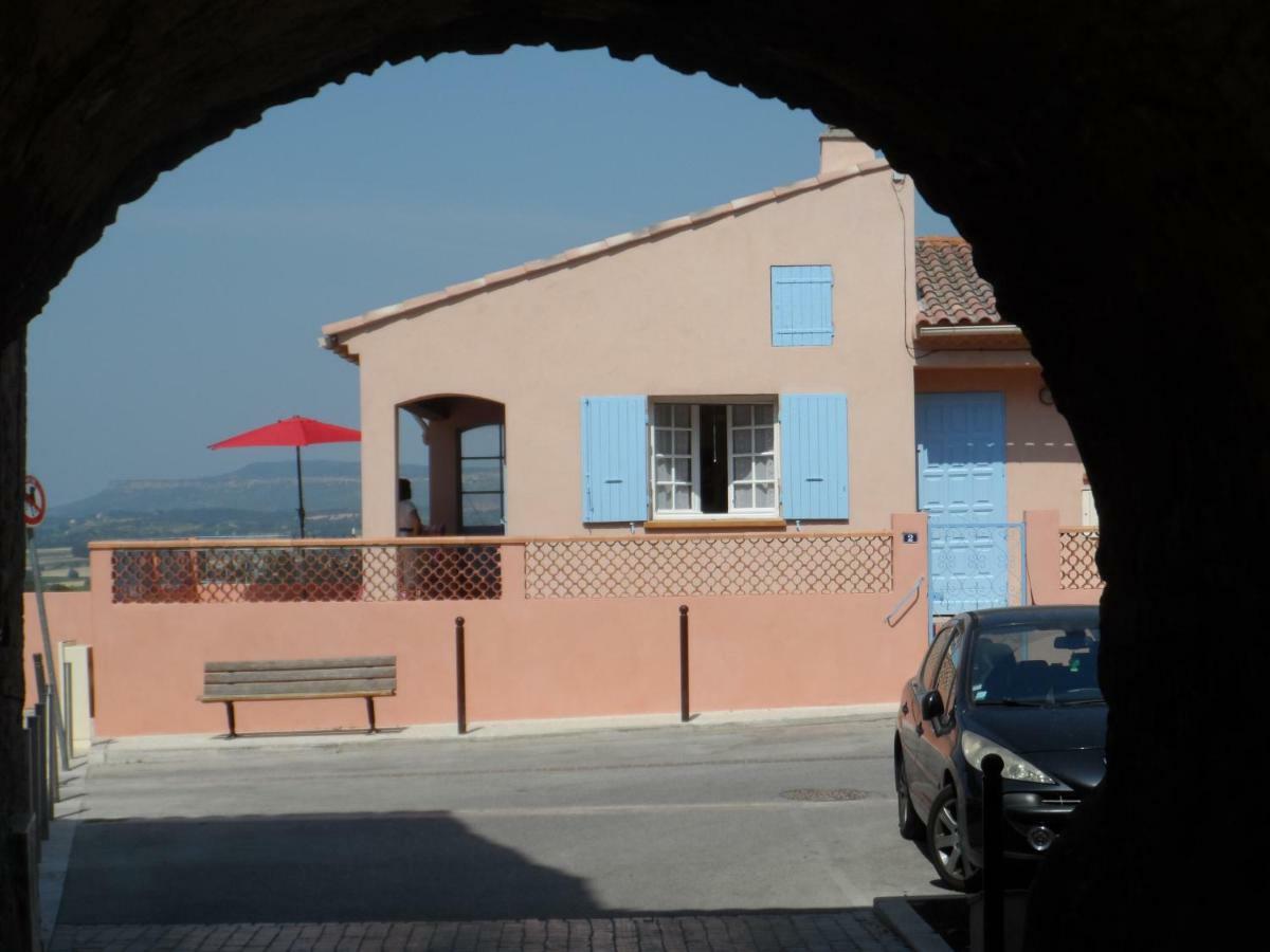 Place Du Chateau Pourrieres Kültér fotó